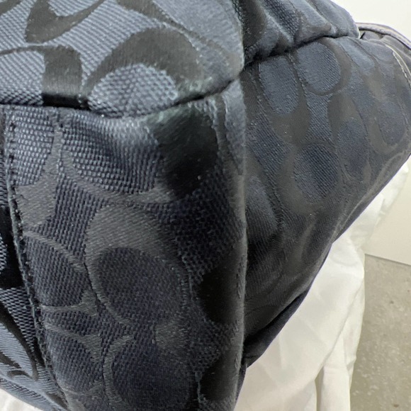 Coach Canvas Signature C Tote or Shoulder Handbag - Picture 9 of 14